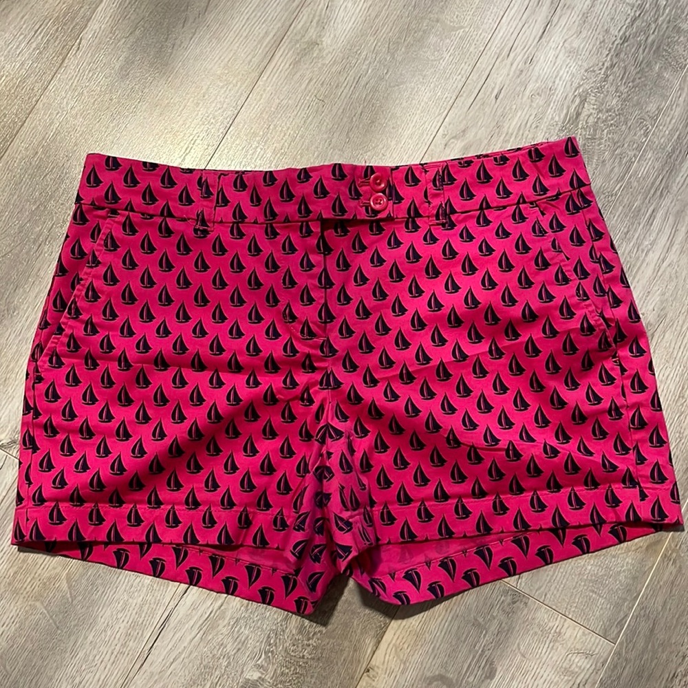 Vineyard Vines shorts size 8 ( 34 waist)
